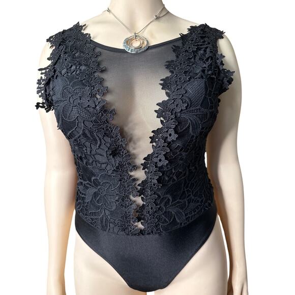 Beautiful Black Lace Bodysuit   Size 2X in Black - Picture 1 of 9